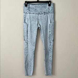 Like New! Lululemon Wunder Train High Rise Crop 23" in Size 8